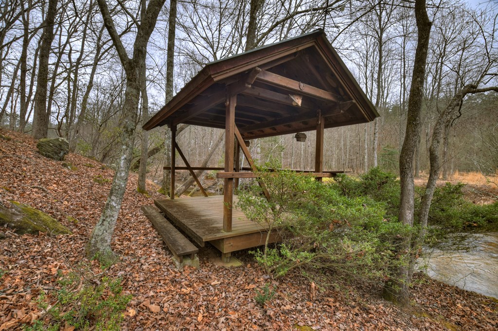 1175 Lickskillet Circle