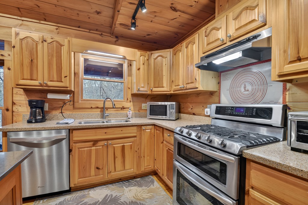 1175 Lickskillet Circle