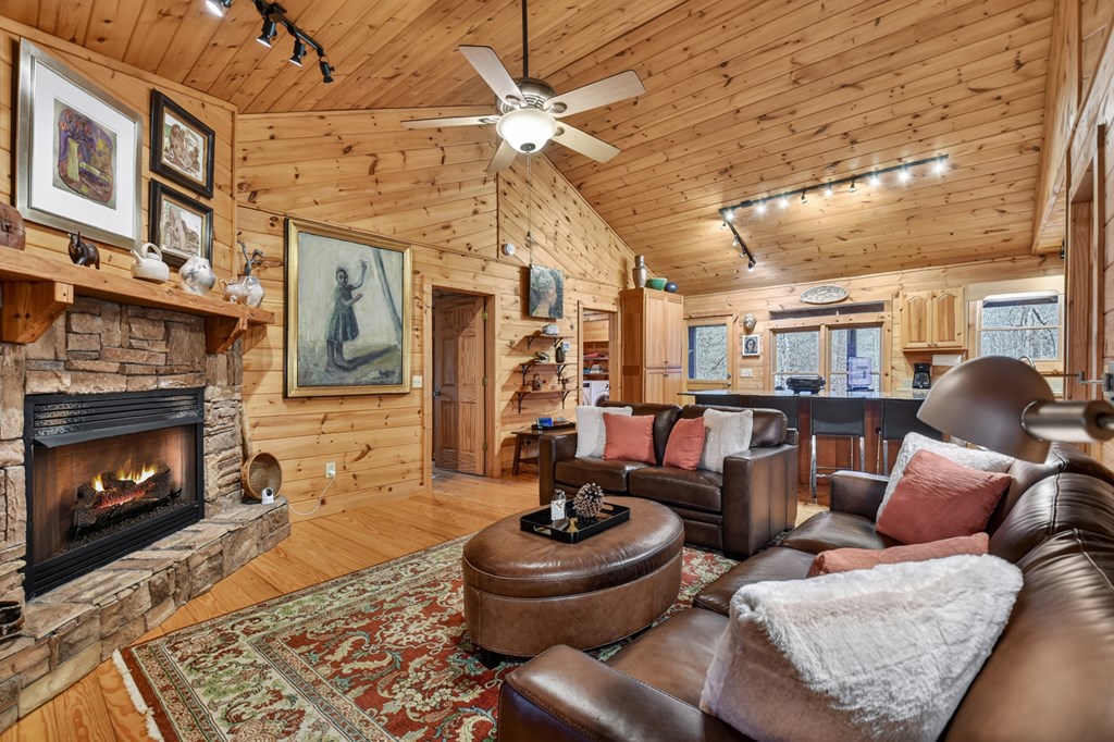 1175 Lickskillet Circle