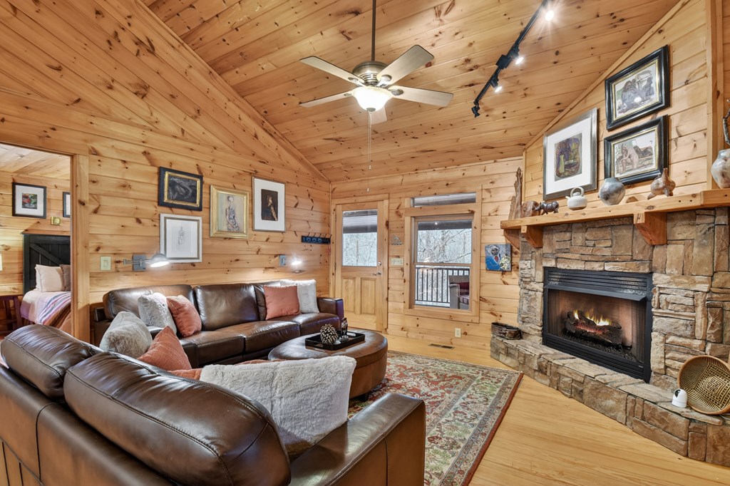 1175 Lickskillet Circle