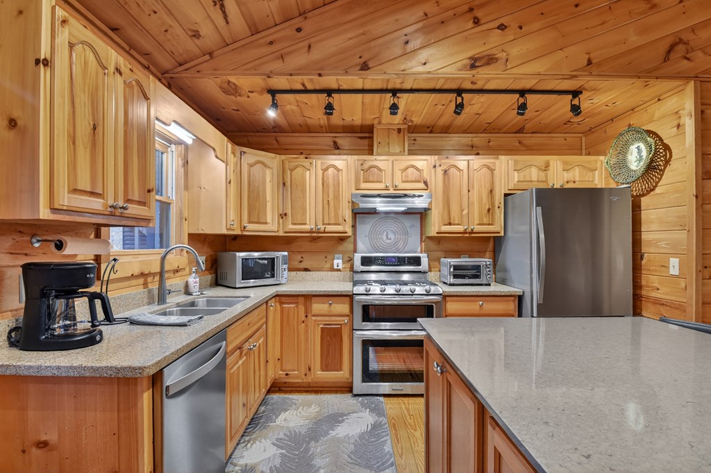 1175 Lickskillet Circle