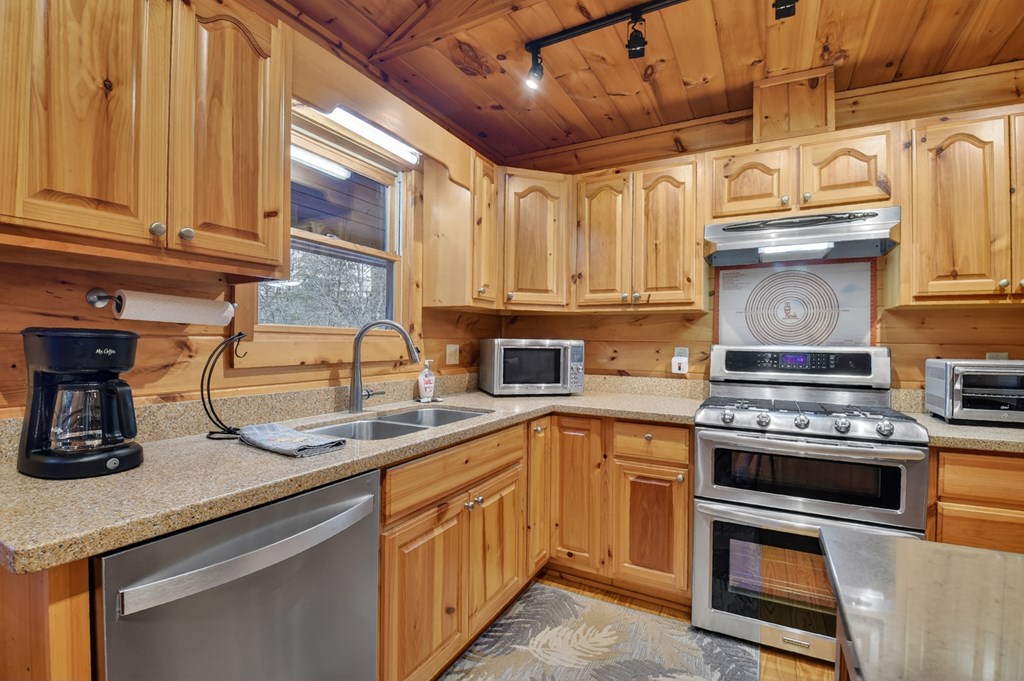 1175 Lickskillet Circle