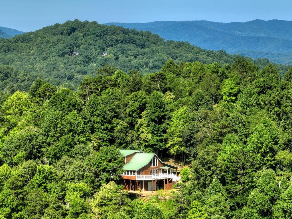 222 Mountain Hideaway Lane