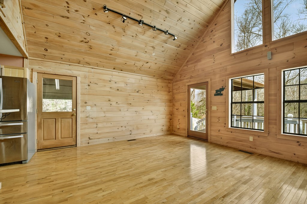 222 Mountain Hideaway Lane