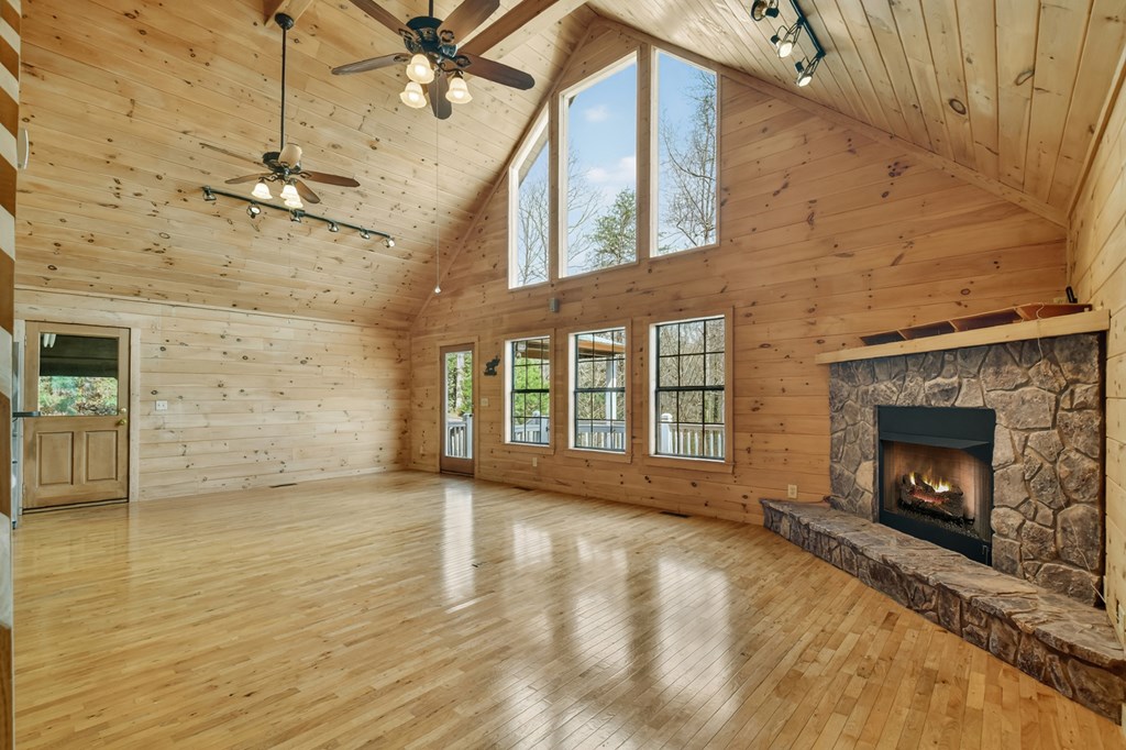 222 Mountain Hideaway Lane