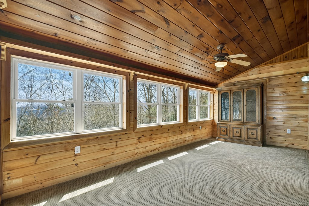 222 Mountain Hideaway Lane