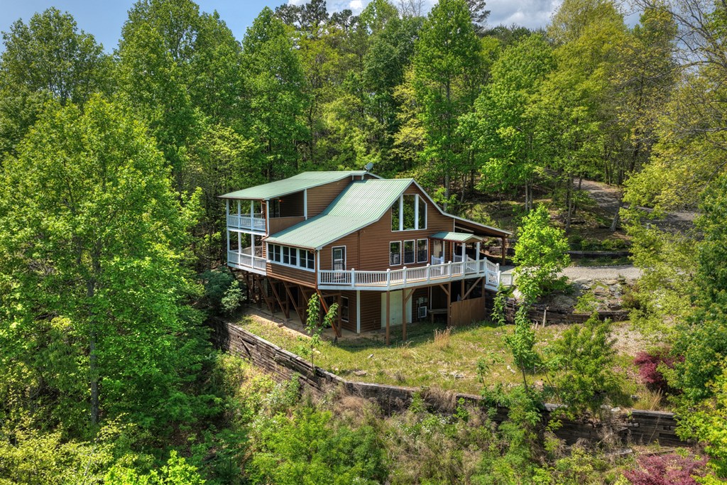 222 Mountain Hideaway Lane
