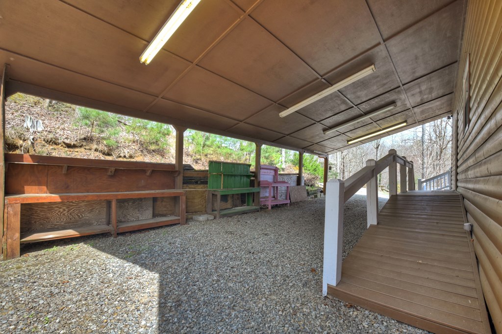 222 Mountain Hideaway Lane