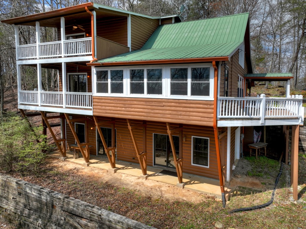 222 Mountain Hideaway Lane