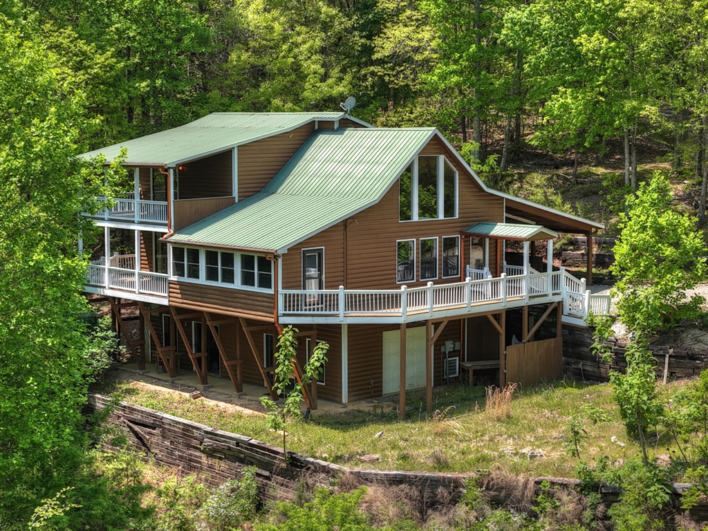 222 Mountain Hideaway Lane