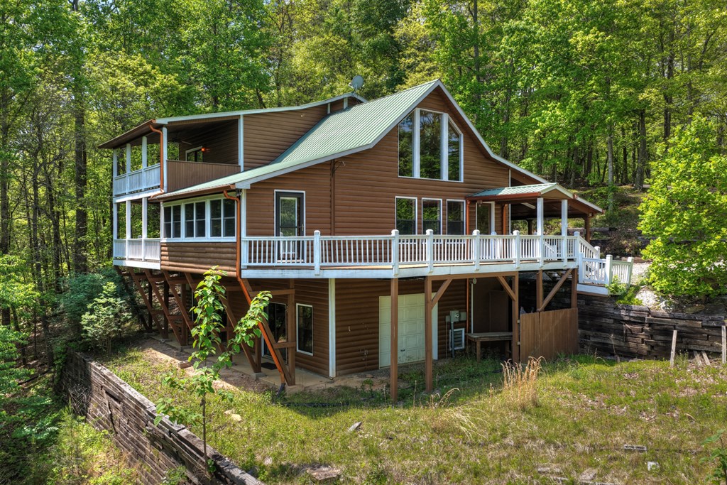 222 Mountain Hideaway Lane