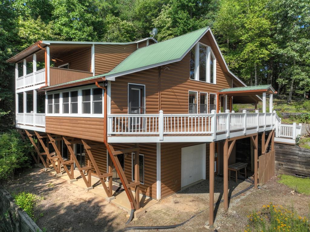 222 Mountain Hideaway Lane