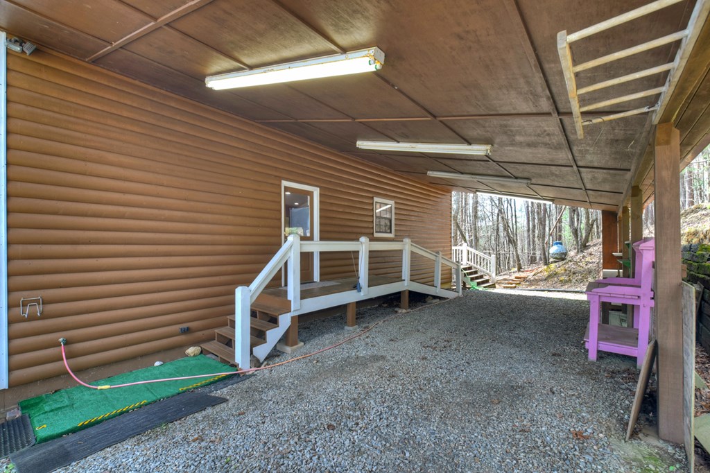 222 Mountain Hideaway Lane