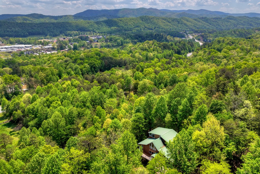 222 Mountain Hideaway Lane