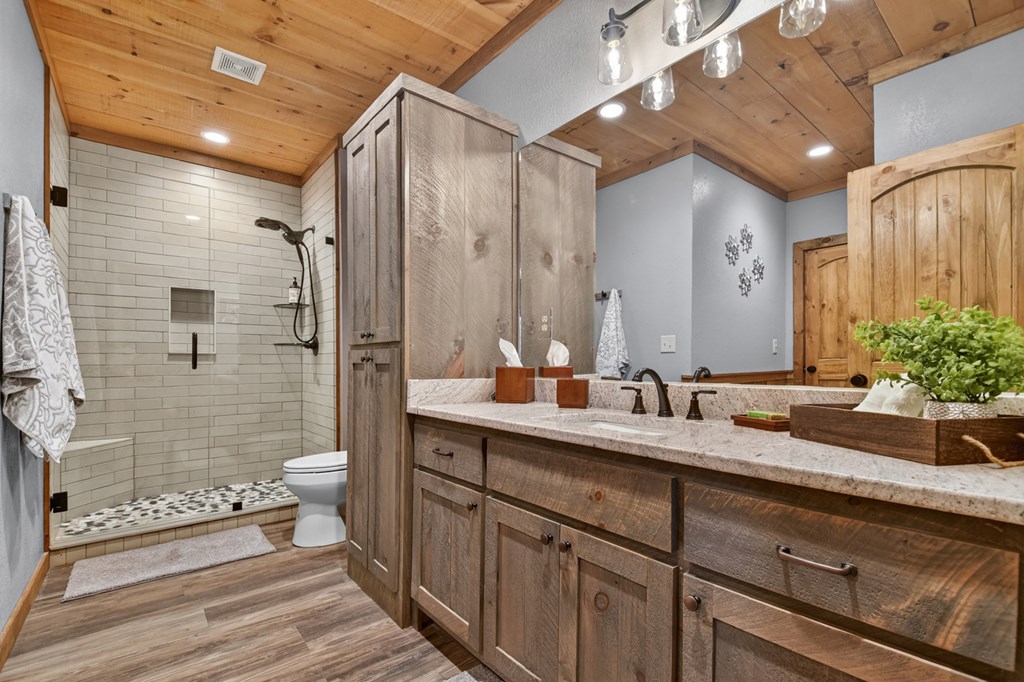 1601 Shady Falls Road