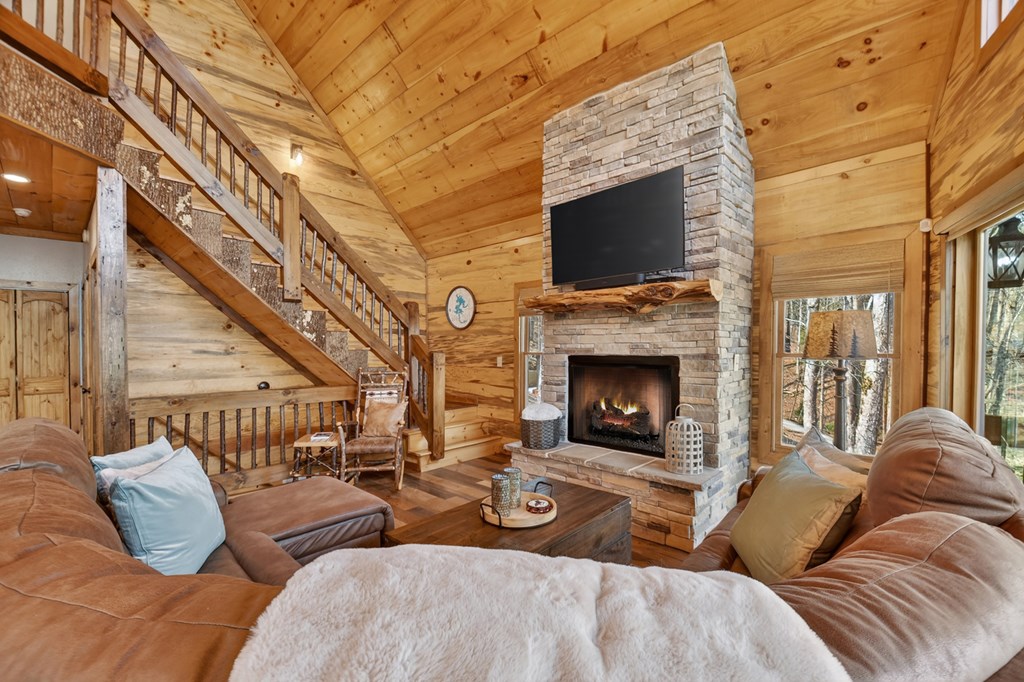 1601 Shady Falls Road