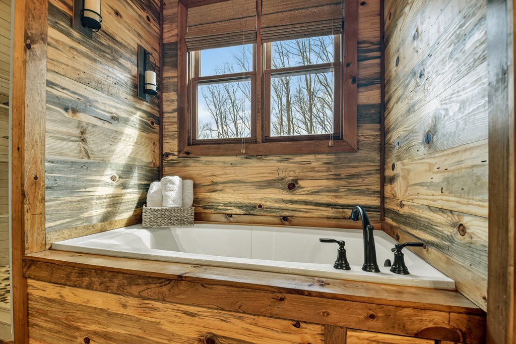 1601 Shady Falls Road