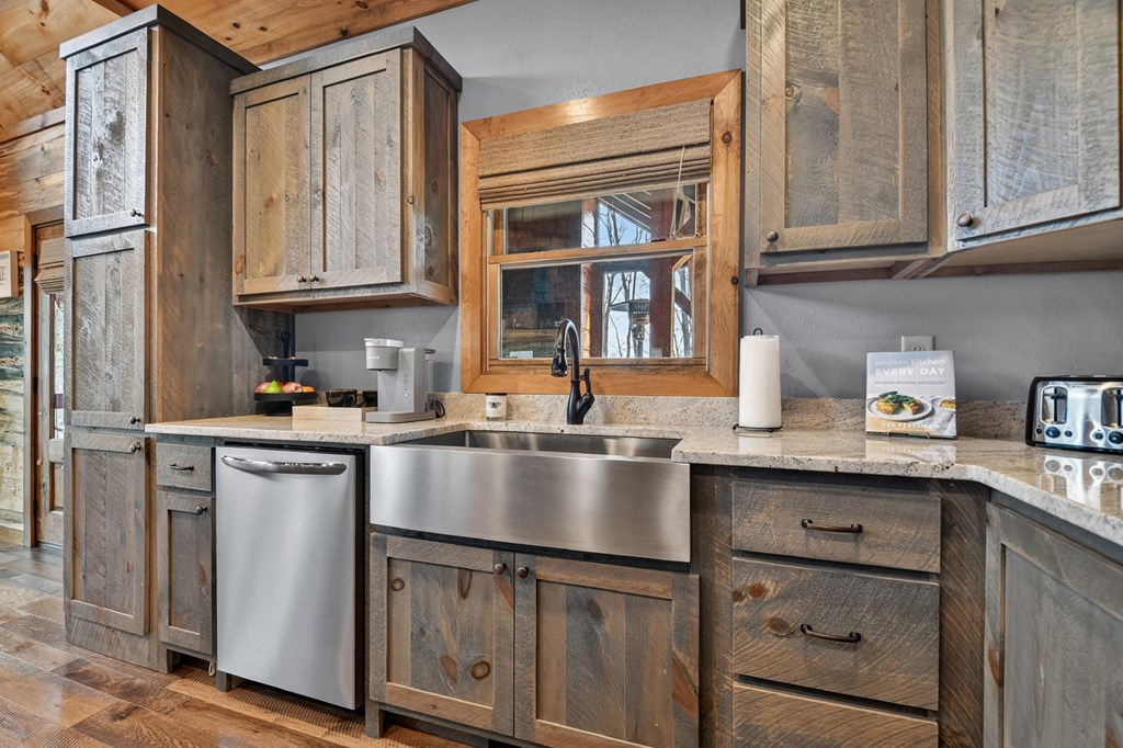 1601 Shady Falls Road