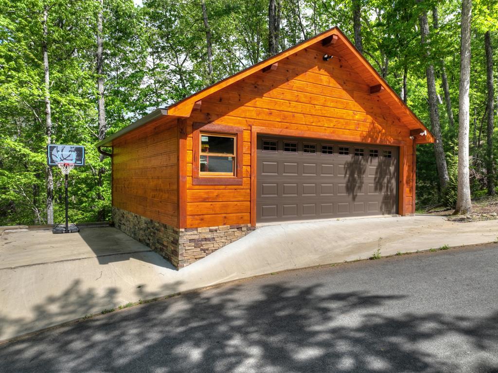 1601 Shady Falls Road