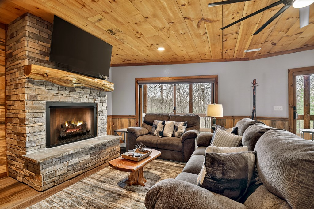 1601 Shady Falls Road