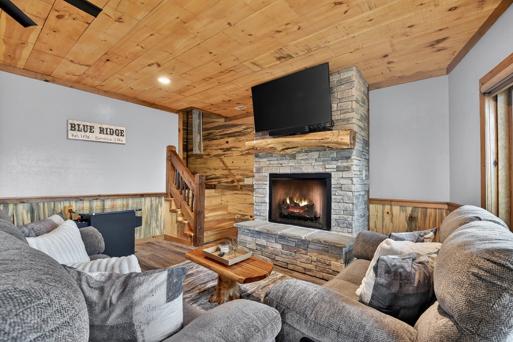 1601 Shady Falls Road