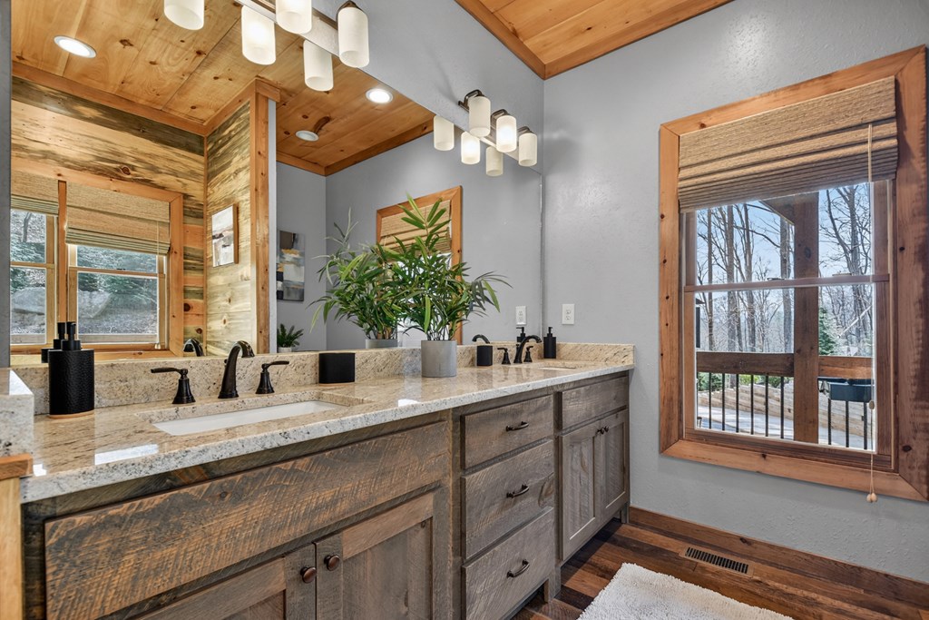 1601 Shady Falls Road