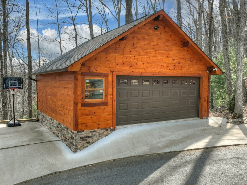 1601 Shady Falls Road