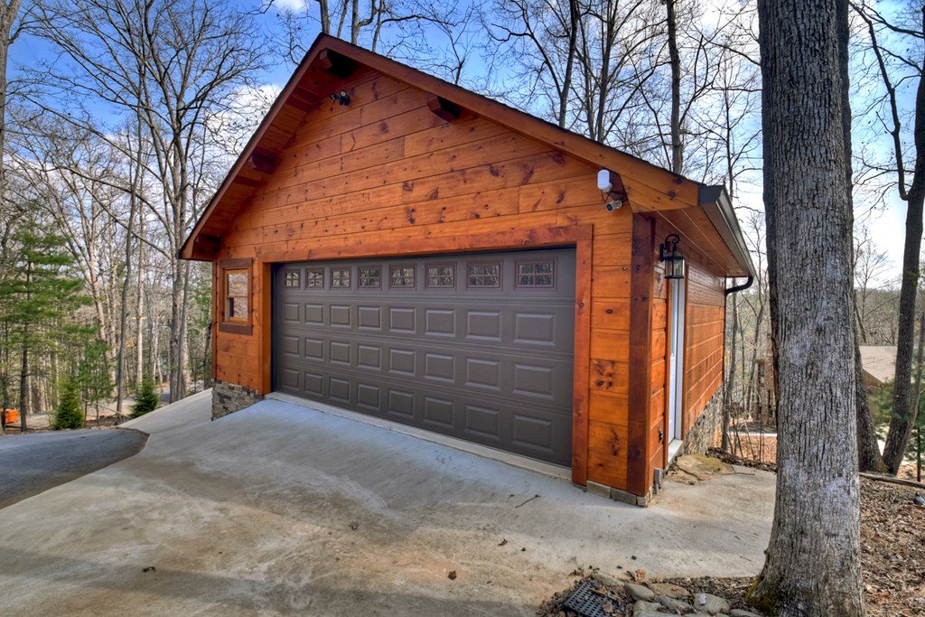 1601 Shady Falls Road