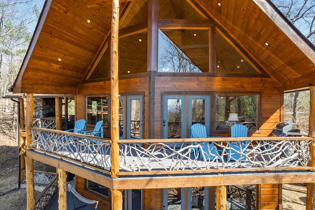 560 Endless View Road