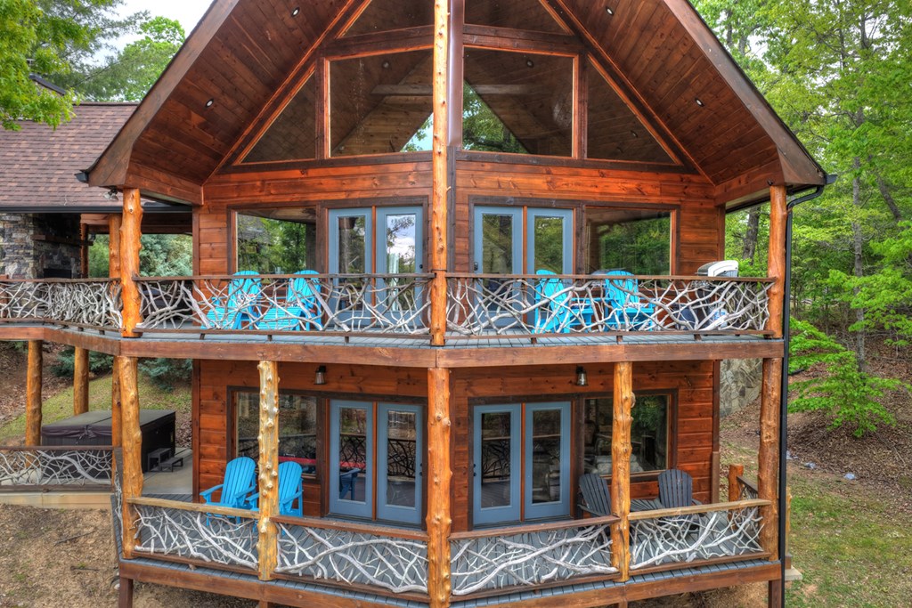 560 Endless View Road
