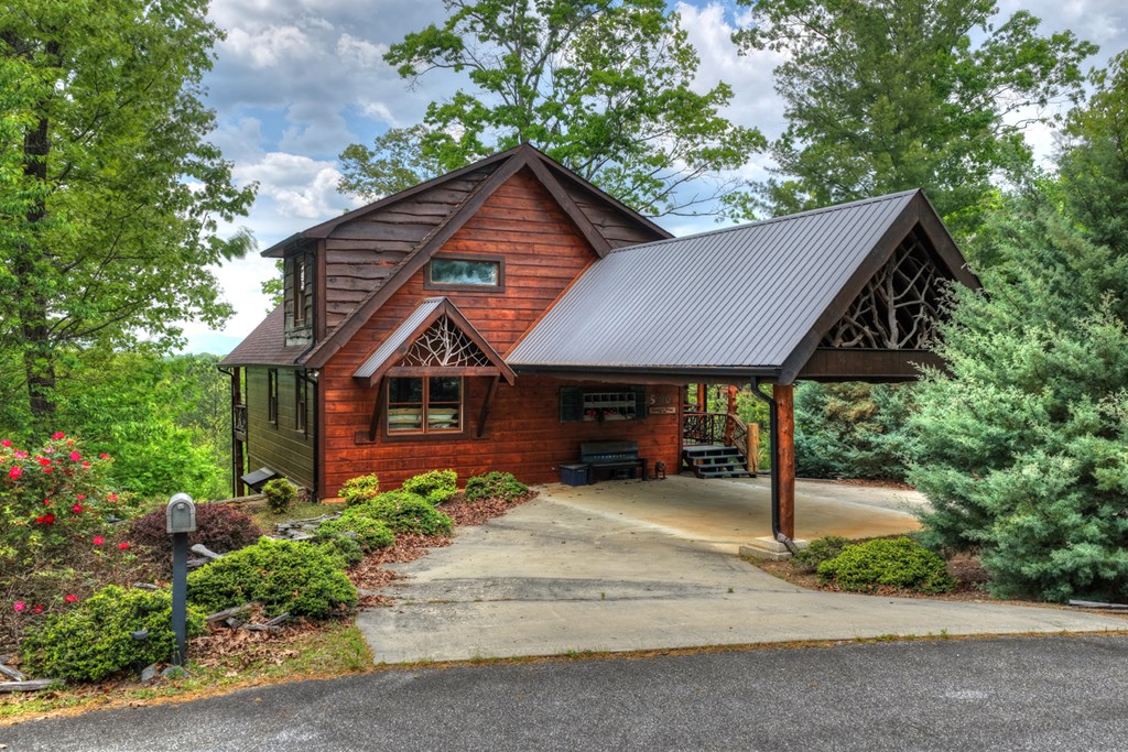 560 Endless View Road