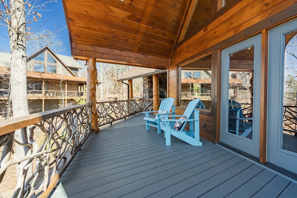 560 Endless View Road