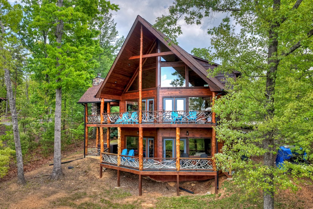 560 Endless View Road