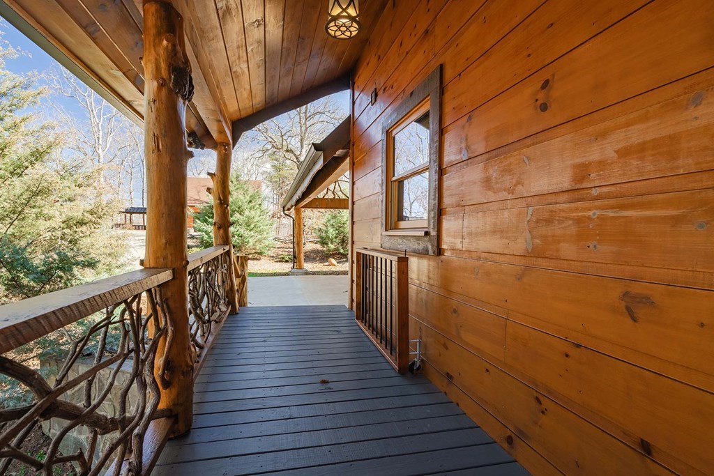 560 Endless View Road