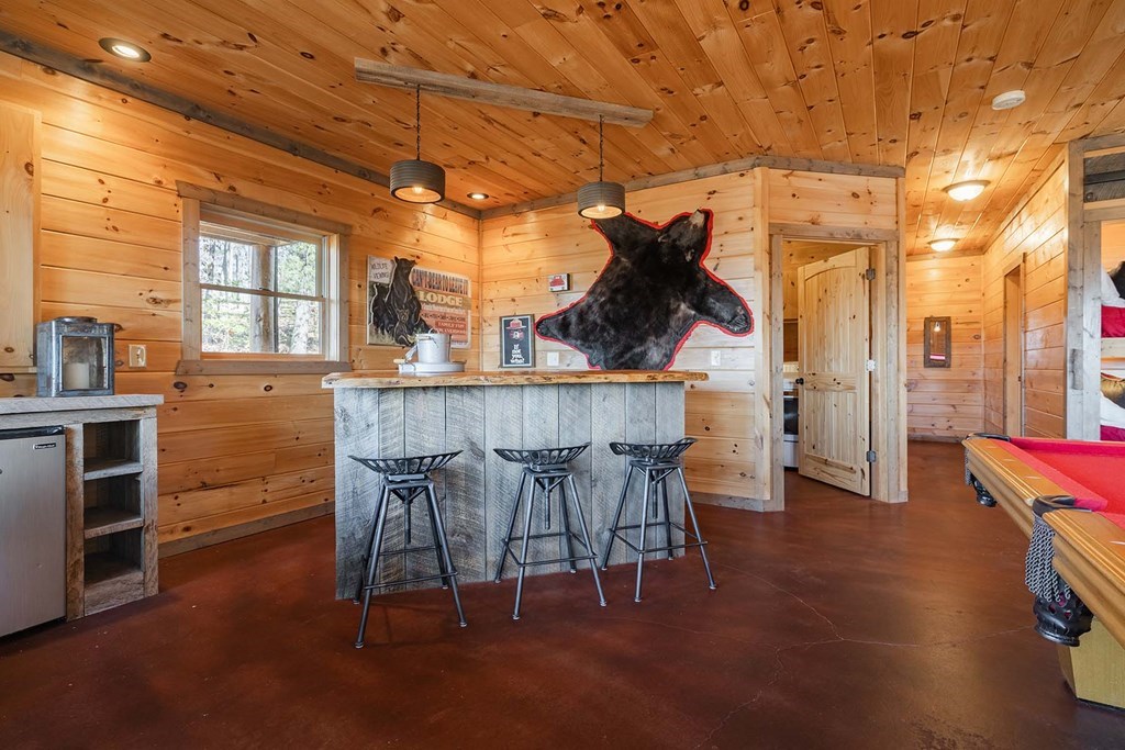 560 Endless View Road