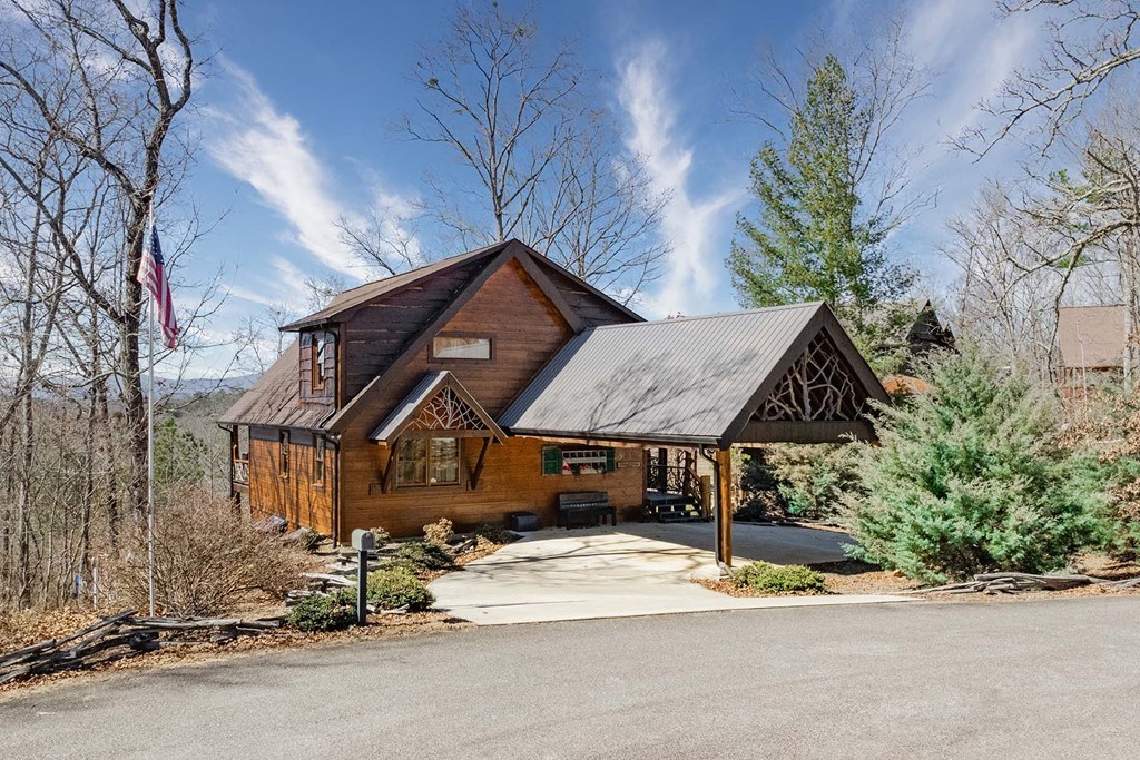 560 Endless View Road