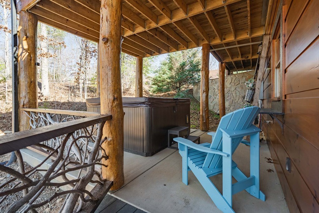 560 Endless View Road