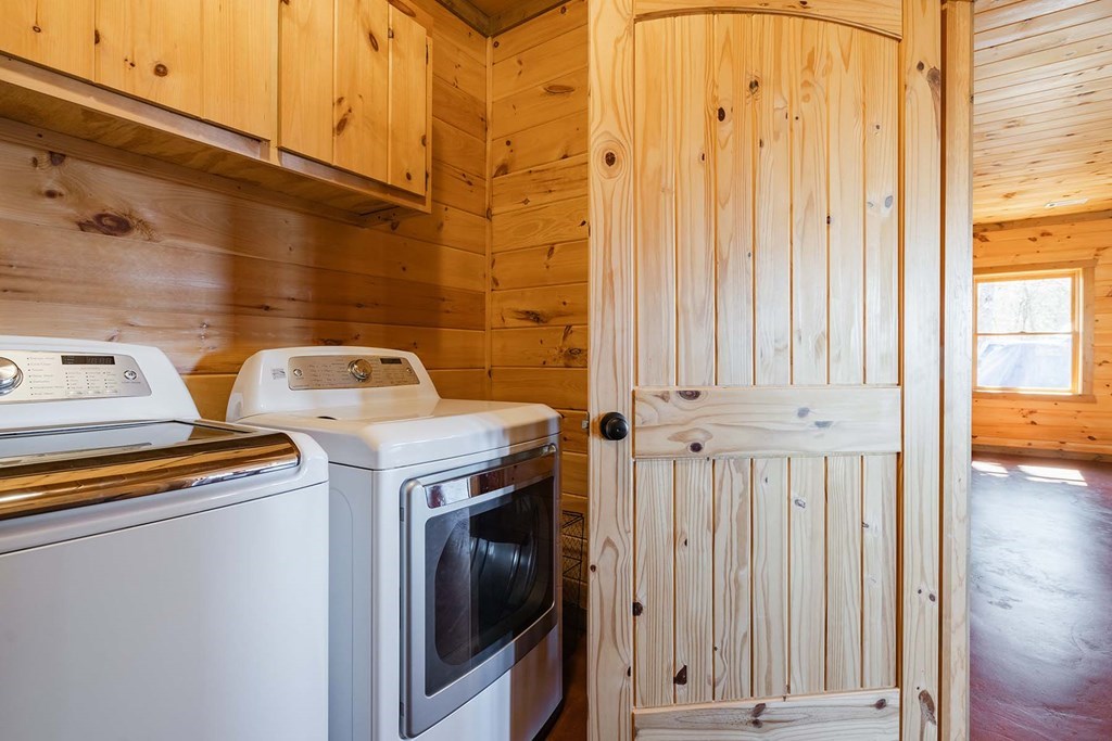 560 Endless View Road