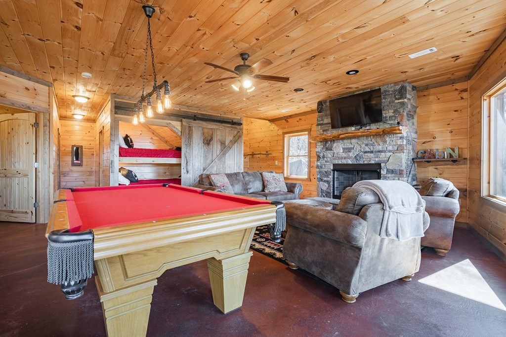 560 Endless View Road