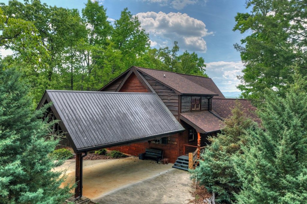 560 Endless View Road