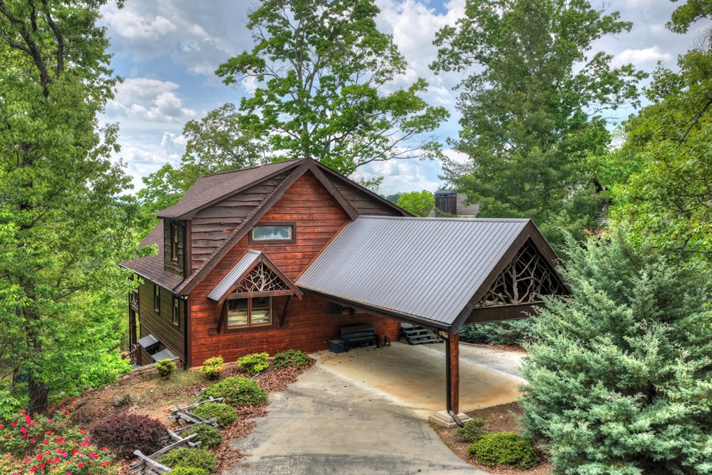 560 Endless View Road