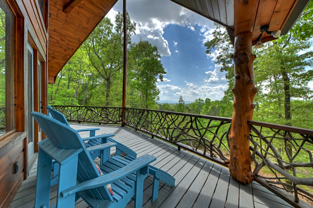 560 Endless View Road