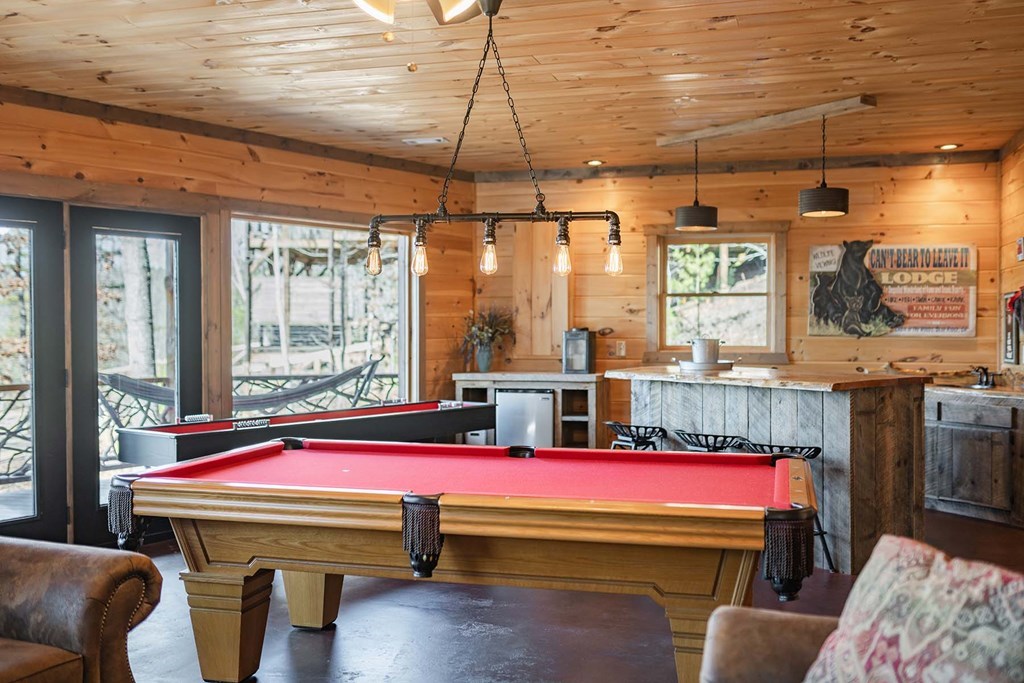 560 Endless View Road