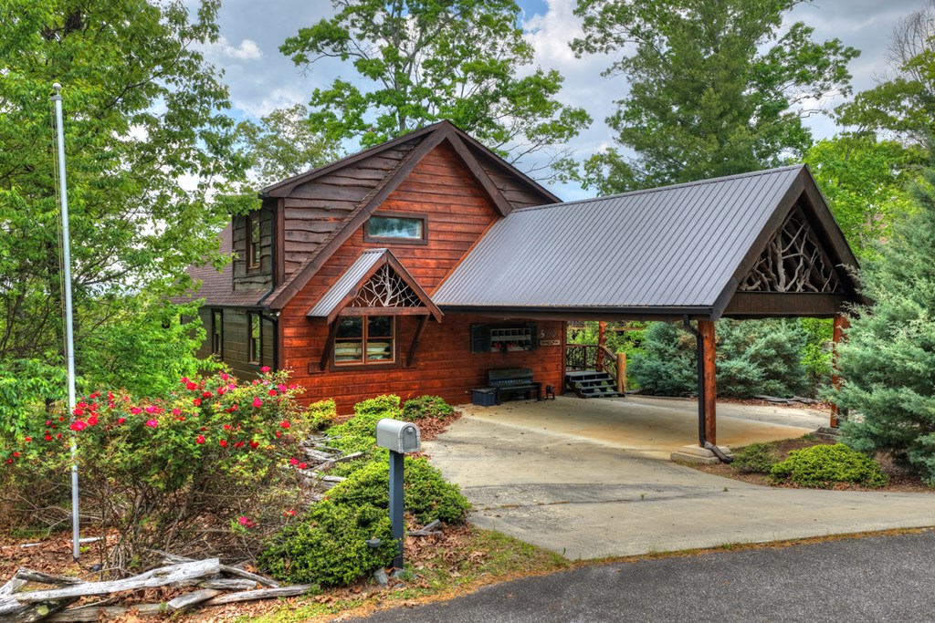 560 Endless View Road