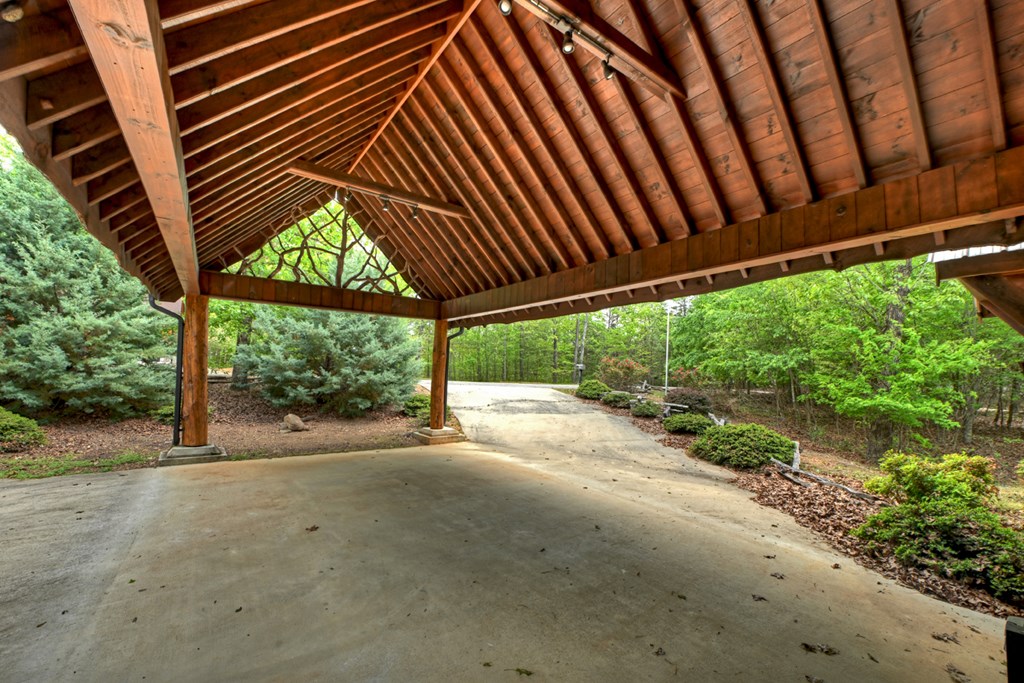560 Endless View Road