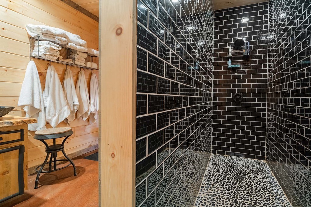 560 Endless View Road