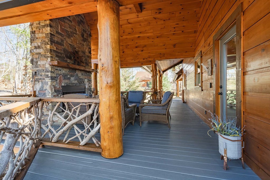 560 Endless View Road