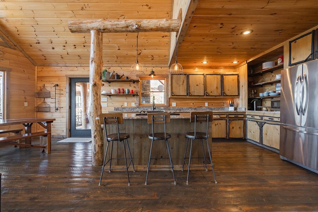 560 Endless View Road