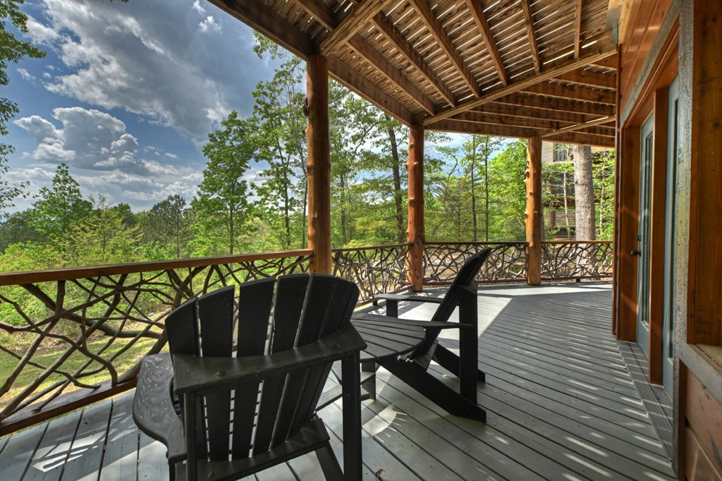 560 Endless View Road
