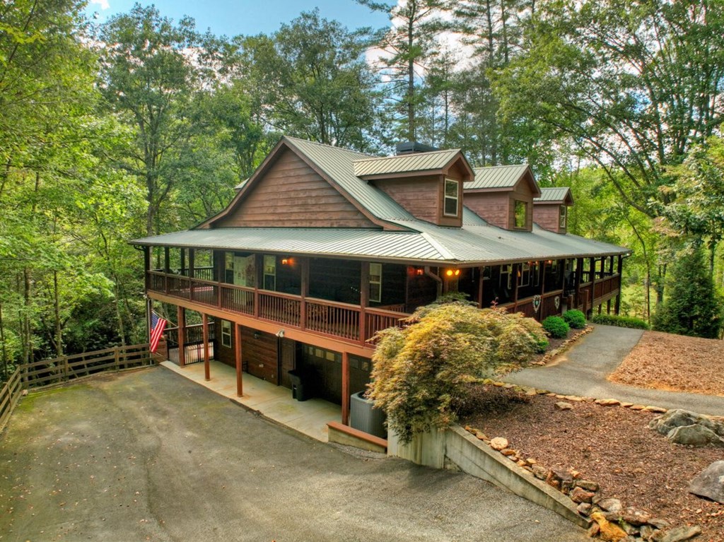 390 Twin Creeks Road